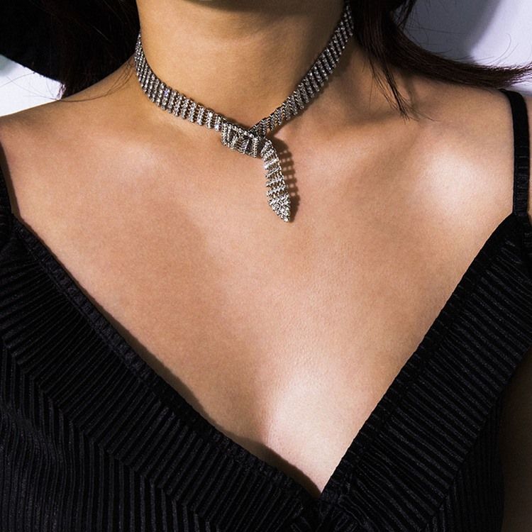 Tekojalokivi Vuosipäivä Choker-kaulakoru